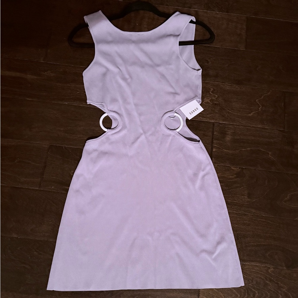 SUBOO Dress w/waist cut outs
Size Large (Lilac)